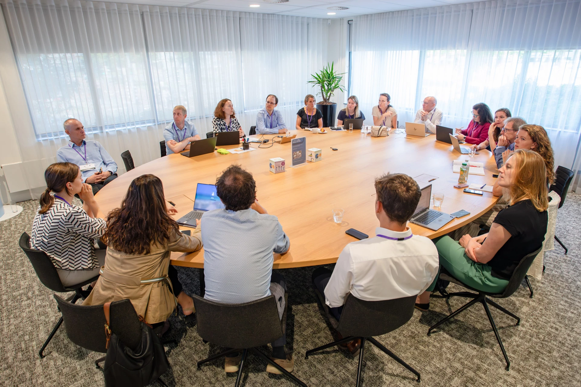 Roundtable discussion at the EUH2STARS consortium plenary meeting in Utrecht