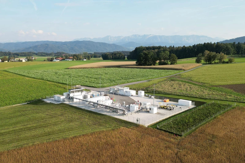 Rubensdorf reservoir surrounded by fields