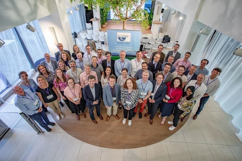 Group photo taken from above at the EUH2STARS consortium plenary meeting in Utrecht